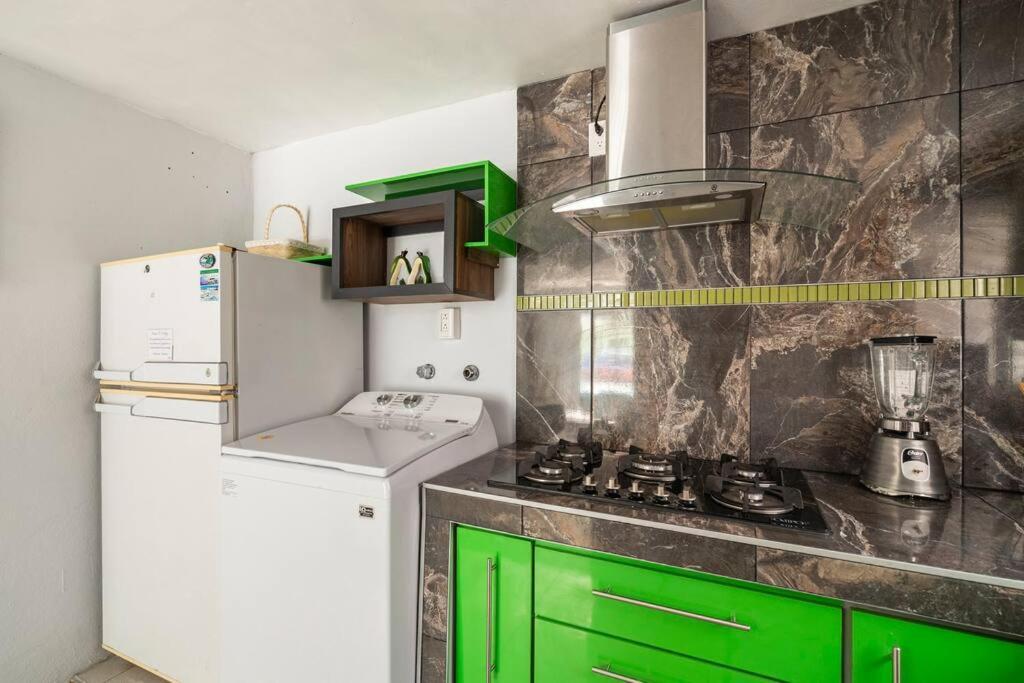 Appartement Lui Confortable Moderna Con Bano Privado *